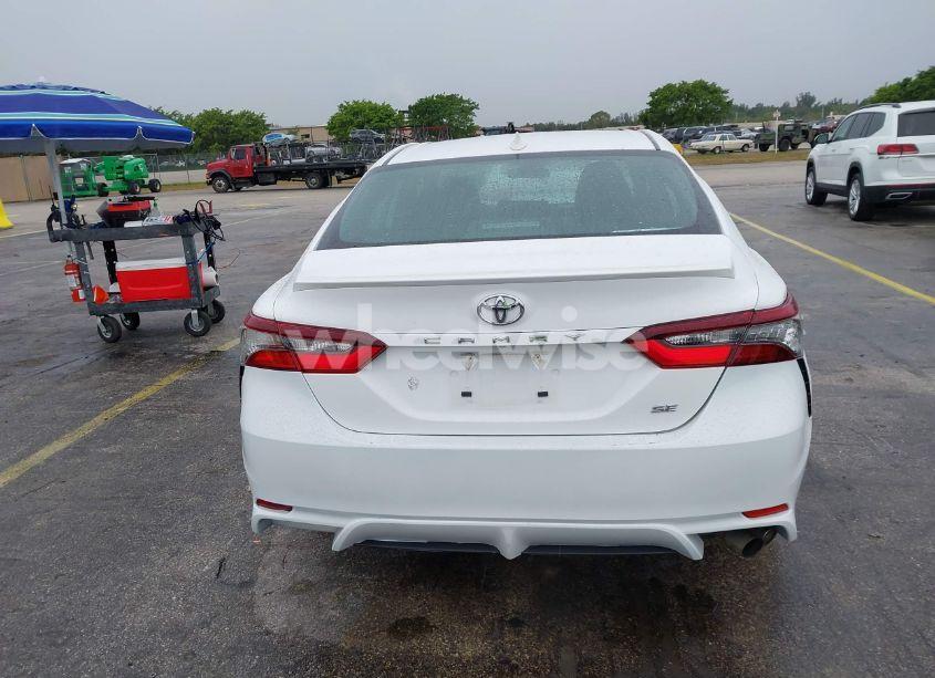 Photo 16 of 2022 Toyota Camry SE (VIN 4T1G11AK8NU683417)