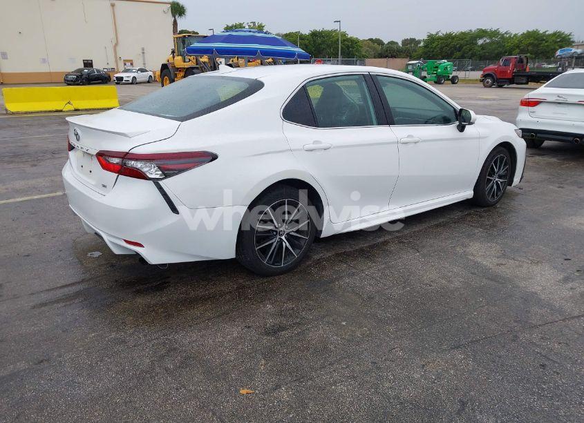 Photo 4 of 2022 Toyota Camry SE (VIN 4T1G11AK8NU683417)