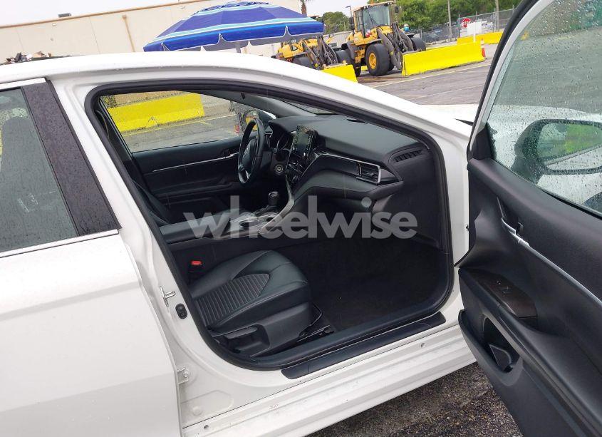 Photo 5 of 2022 Toyota Camry SE (VIN 4T1G11AK8NU683417)