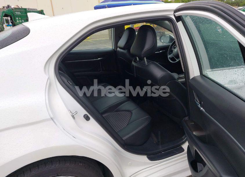 Photo 8 of 2022 Toyota Camry SE (VIN 4T1G11AK8NU683417)