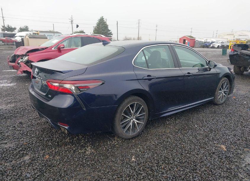 Photo 4 of 2022 Toyota Camry SE (VIN 4T1G11AK8NU689041)