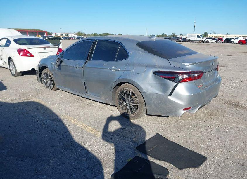 Photo 3 of 2022 Toyota Camry SE (VIN 4T1G11AK8NU700846)