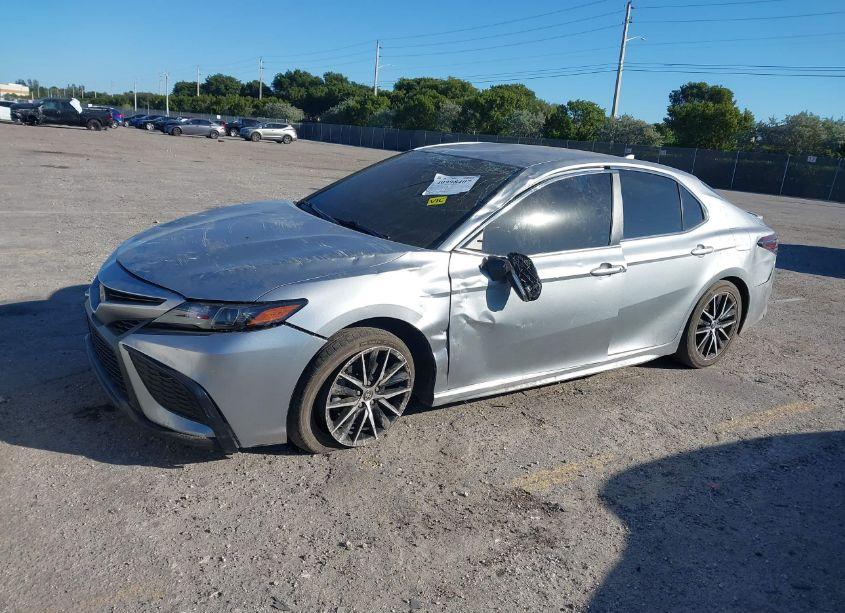 Photo 6 of 2022 Toyota Camry SE (VIN 4T1G11AK8NU700846)