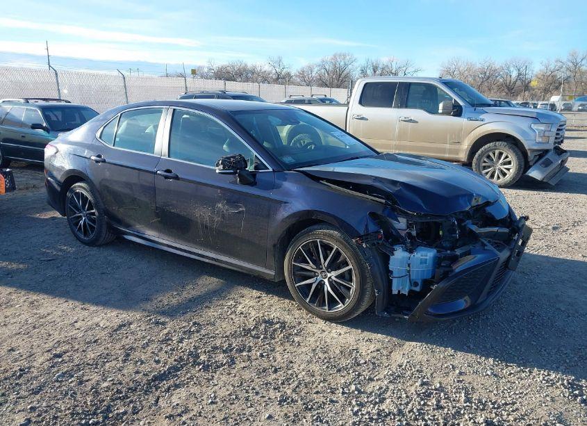 2022 Toyota Camry SE/SE NIGHT SHADE (VIN 4T1G11AK8NU709062) main photo