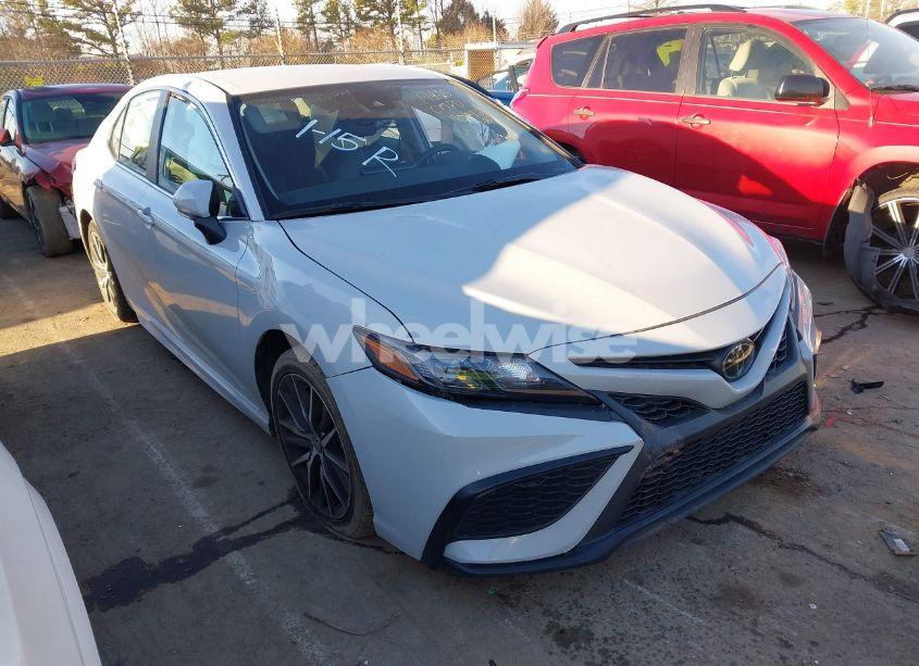 2023 Toyota Camry SE (VIN 4T1G11AK8PU110441) main photo