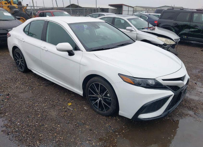 2023 Toyota Camry SE (VIN 4T1G11AK8PU119642) main photo