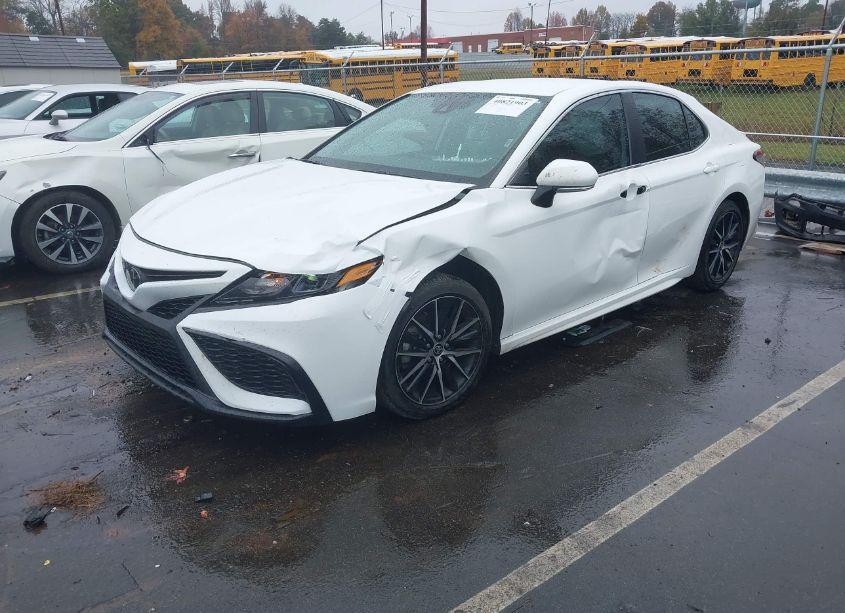 Photo 2 of 2023 Toyota Camry SE (VIN 4T1G11AK8PU743702)