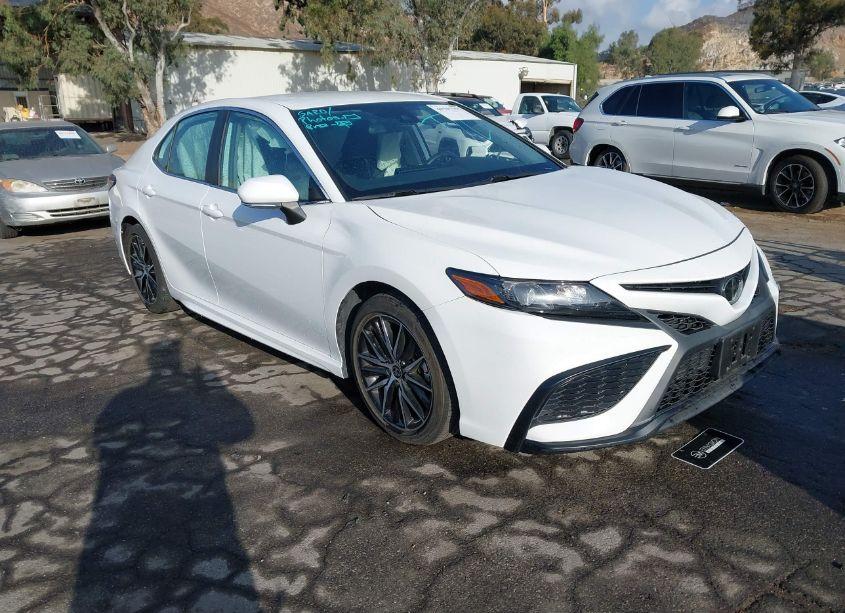 2023 Toyota Camry SE (VIN 4T1G11AK8PU771676) main photo