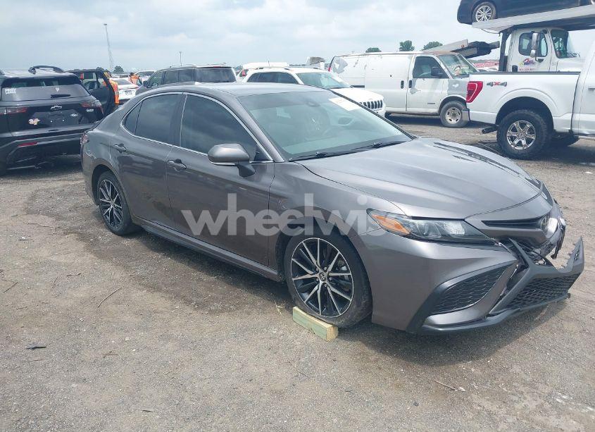 2023 Toyota Camry SE (VIN 4T1G11AK8PU798523) main photo