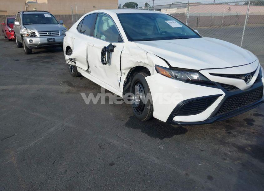 2023 Toyota Camry SE (VIN 4T1G11AK8PU799476) main photo