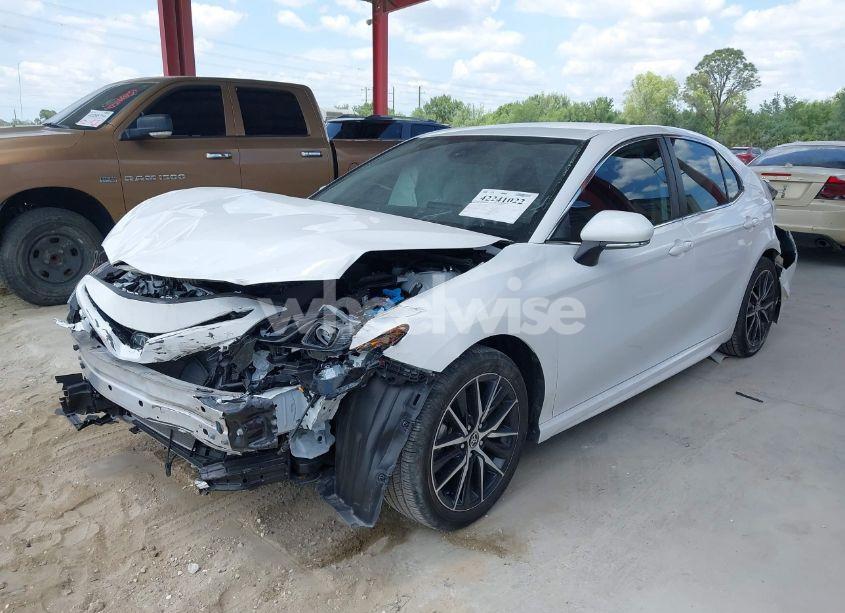 Photo 2 of 2024 Toyota Camry SE (VIN 4T1G11AK8RU869951)