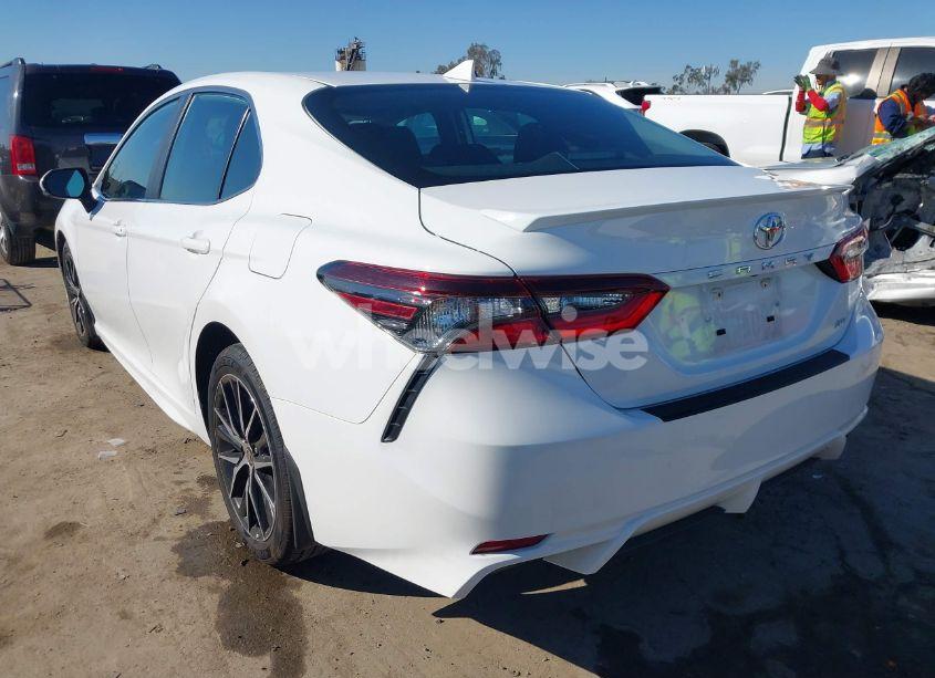 Photo 3 of 2024 Toyota Camry SE (VIN 4T1G11AK8RU882909)