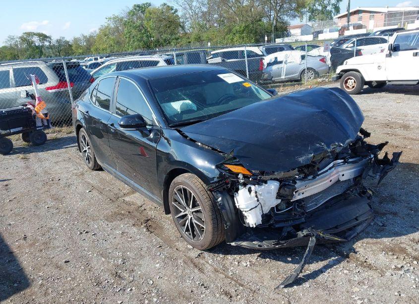 2024 Toyota Camry SE (VIN 4T1G11AK8RU908361) main photo