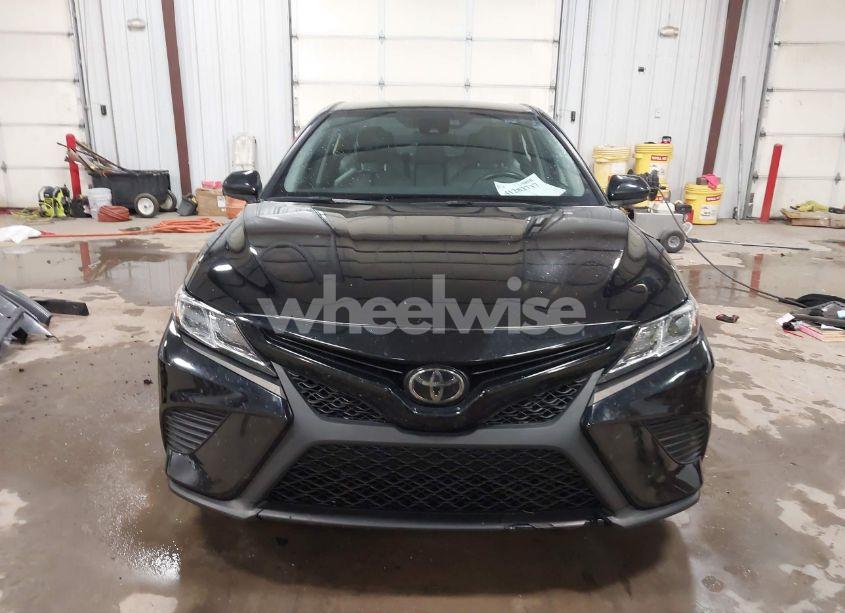 Photo 13 of 2020 Toyota Camry SE (VIN 4T1G11AK9LU316832)