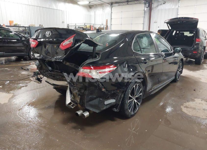 Photo 4 of 2020 Toyota Camry SE (VIN 4T1G11AK9LU316832)