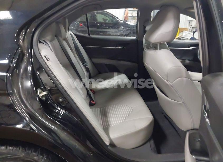 Photo 8 of 2020 Toyota Camry SE (VIN 4T1G11AK9LU316832)