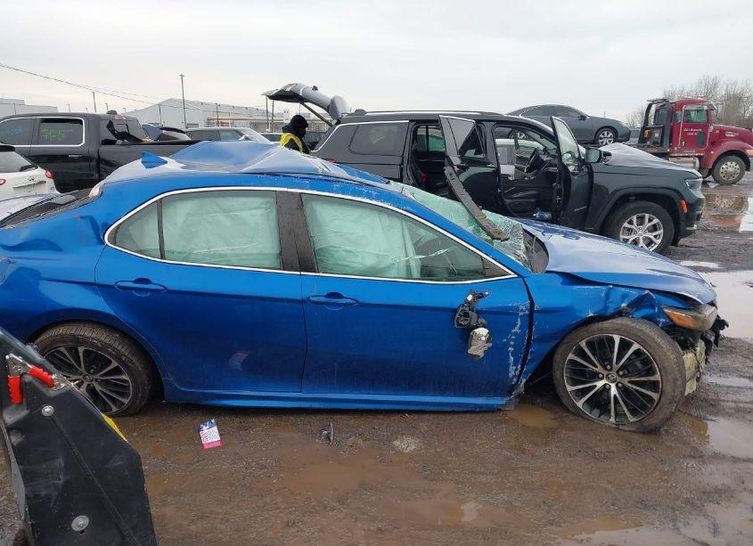 Photo 13 of 2020 Toyota Camry SE (VIN 4T1G11AK9LU325739)