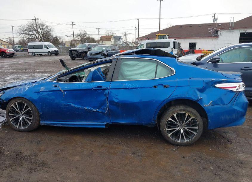 Photo 14 of 2020 Toyota Camry SE (VIN 4T1G11AK9LU325739)