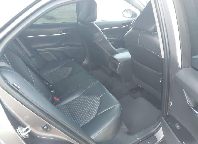 Photo 8 of 2020 Toyota Camry SE (VIN 4T1G11AK9LU328690)