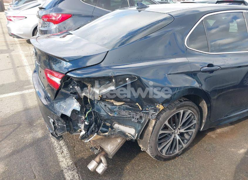 Photo 6 of 2020 Toyota Camry SE (VIN 4T1G11AK9LU331444)