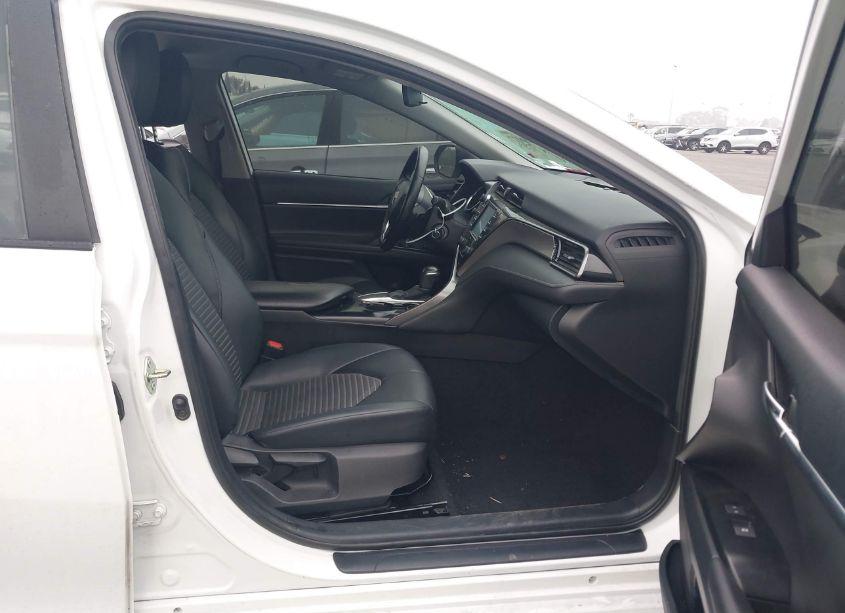 Photo 5 of 2020 Toyota Camry SE NIGHTSHADE EDITION (VIN 4T1G11AK9LU331458)