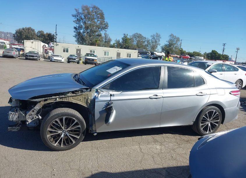 Photo 15 of 2020 Toyota Camry SE (VIN 4T1G11AK9LU333906)