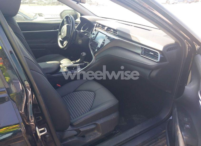 Photo 5 of 2020 Toyota Camry SE NIGHTSHADE EDITION (VIN 4T1G11AK9LU395452)