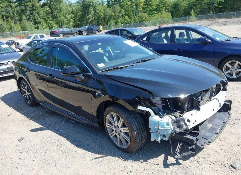 2020 Toyota Camry SE (VIN 4T1G11AK9LU860523) main photo