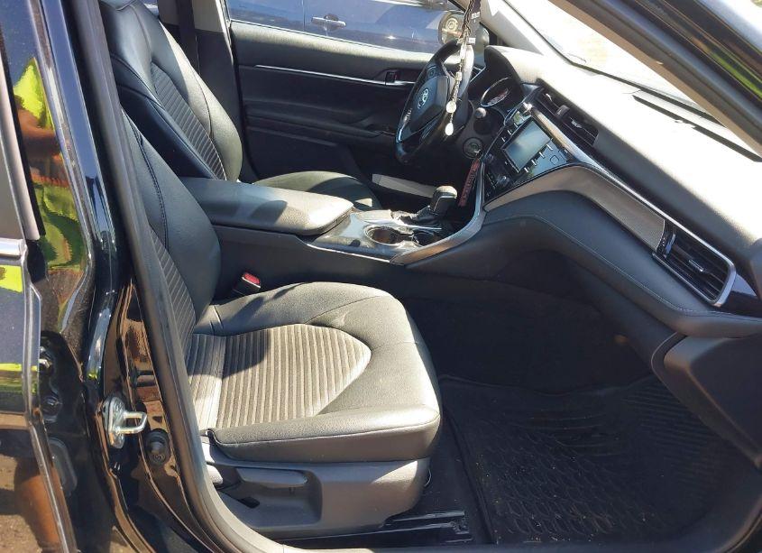 Photo 5 of 2020 Toyota Camry SE (VIN 4T1G11AK9LU860523)