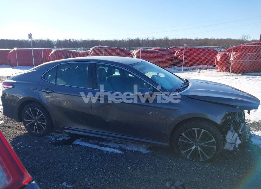 Photo 13 of 2020 Toyota Camry SE (VIN 4T1G11AK9LU890542)