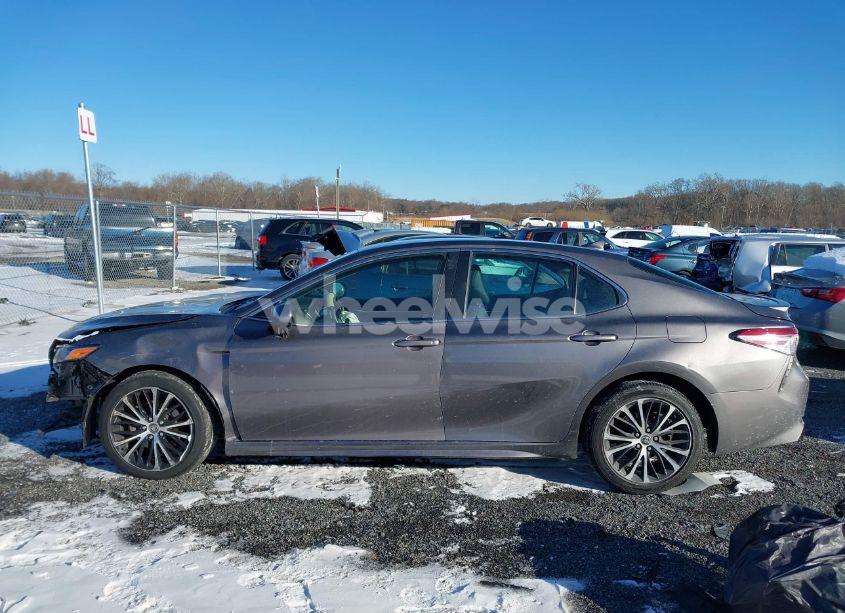 Photo 14 of 2020 Toyota Camry SE (VIN 4T1G11AK9LU890542)