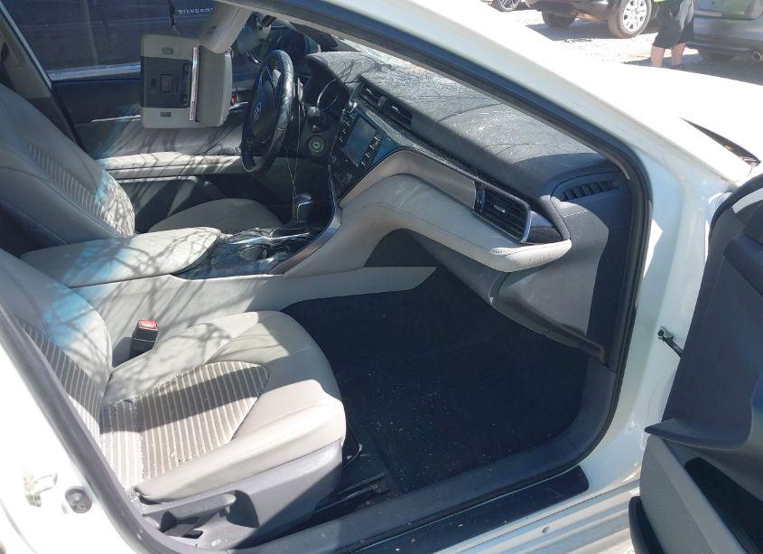 Photo 5 of 2020 Toyota Camry SE (VIN 4T1G11AK9LU892520)