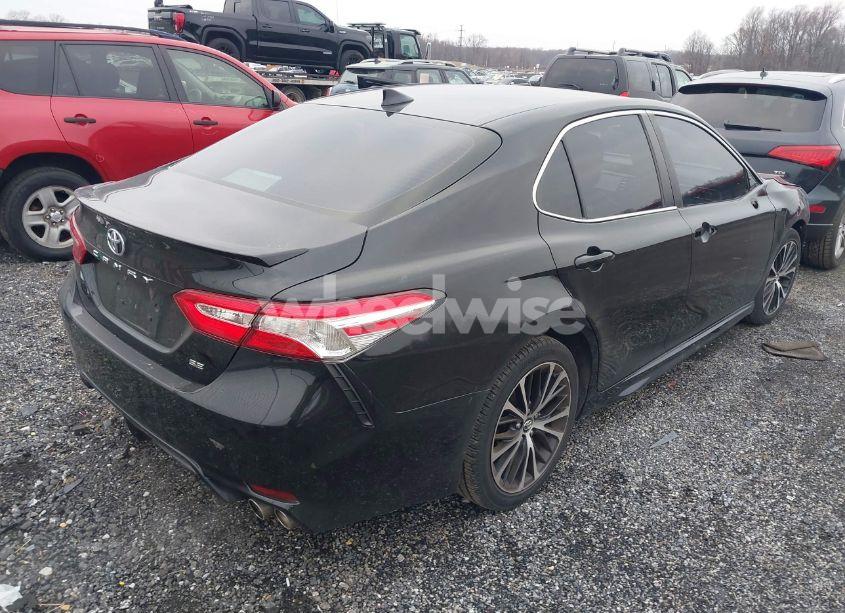 Photo 4 of 2020 Toyota Camry SE (VIN 4T1G11AK9LU908215)