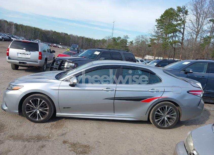 Photo 14 of 2020 Toyota Camry SE (VIN 4T1G11AK9LU939657)