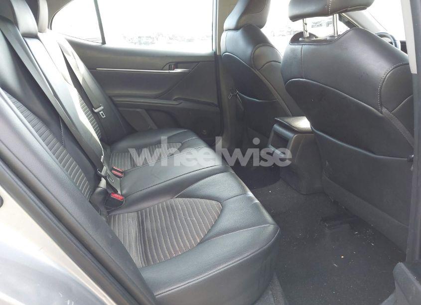 Photo 8 of 2020 Toyota Camry SE (VIN 4T1G11AK9LU939657)