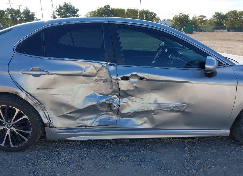 Photo 13 of 2020 Toyota Camry SE (VIN 4T1G11AK9LU940940)