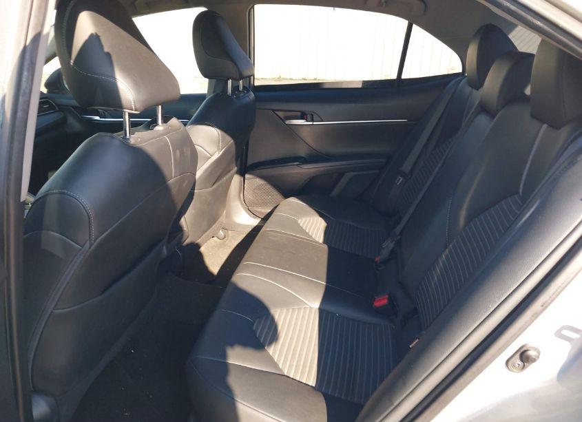 Photo 8 of 2020 Toyota Camry SE (VIN 4T1G11AK9LU940940)