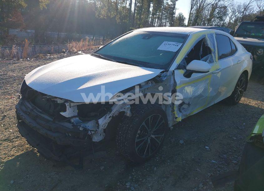 Photo 14 of 2020 Toyota Camry SE (VIN 4T1G11AK9LU997770)