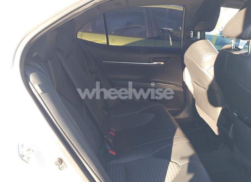 Photo 8 of 2020 Toyota Camry SE (VIN 4T1G11AK9LU997770)