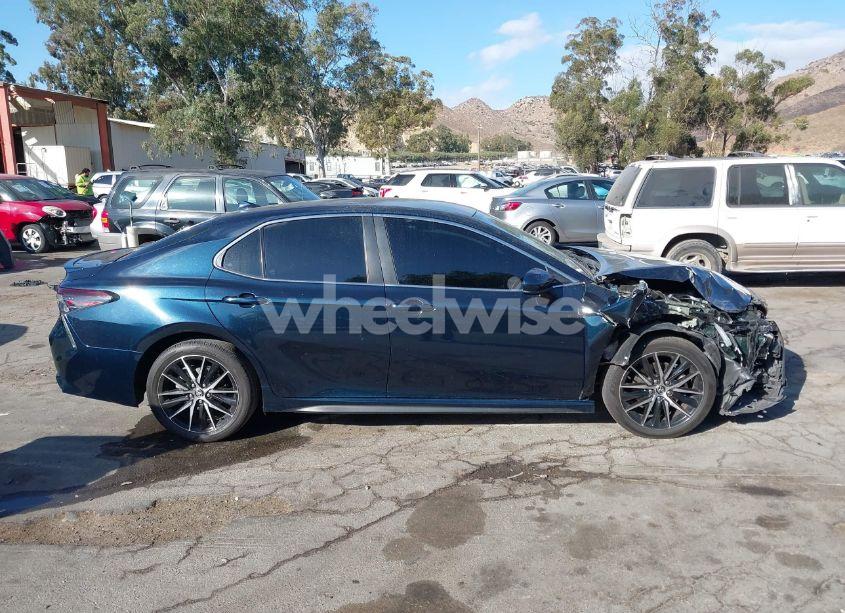 Photo 13 of 2021 Toyota Camry SE (VIN 4T1G11AK9MU407293)