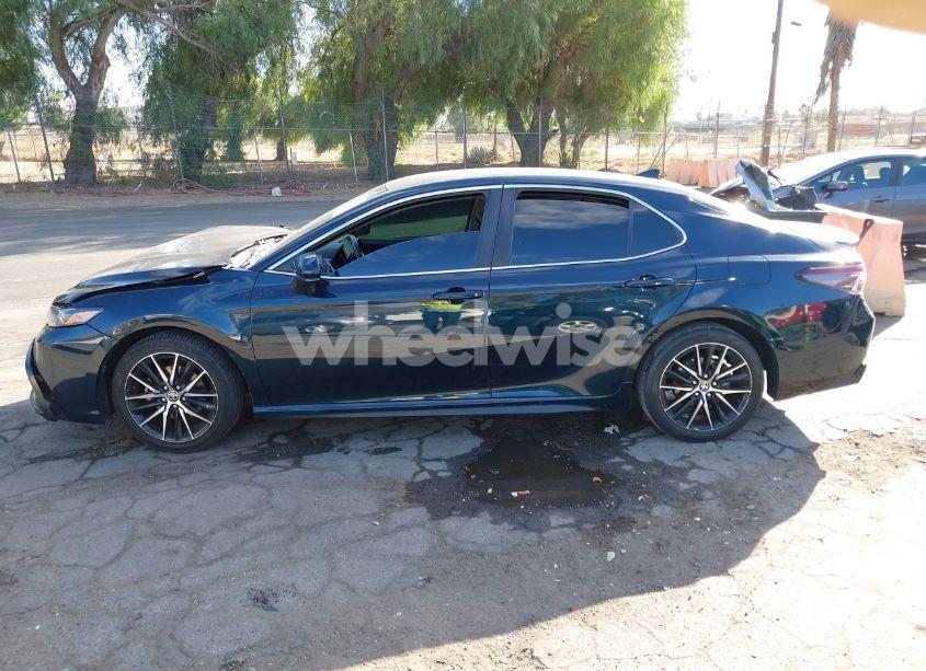 Photo 14 of 2021 Toyota Camry SE (VIN 4T1G11AK9MU407293)