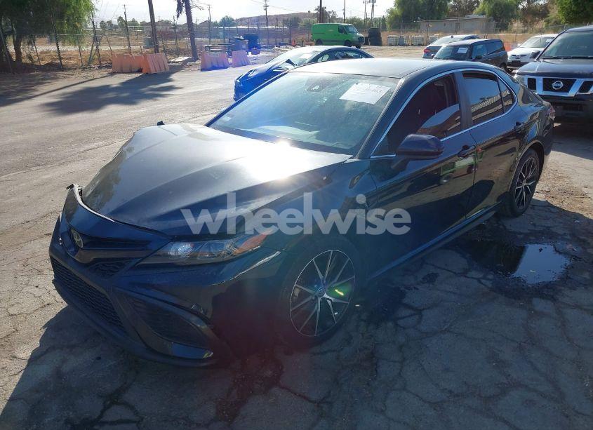 Photo 2 of 2021 Toyota Camry SE (VIN 4T1G11AK9MU407293)