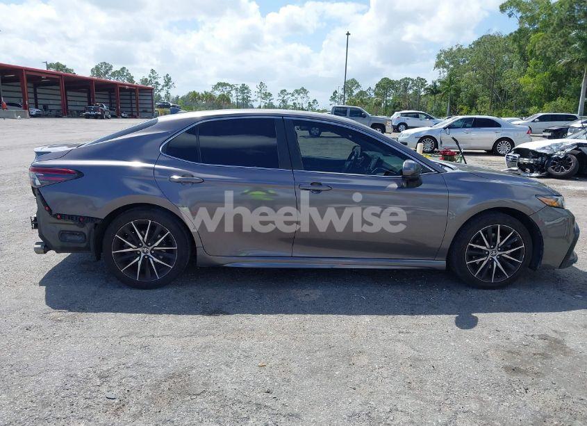 Photo 14 of 2021 Toyota Camry SE (VIN 4T1G11AK9MU412266)