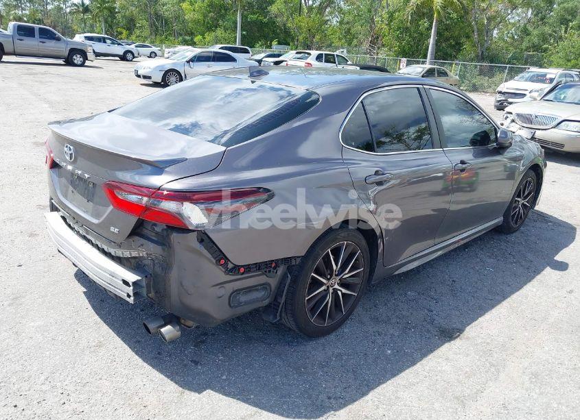 Photo 4 of 2021 Toyota Camry SE (VIN 4T1G11AK9MU412266)