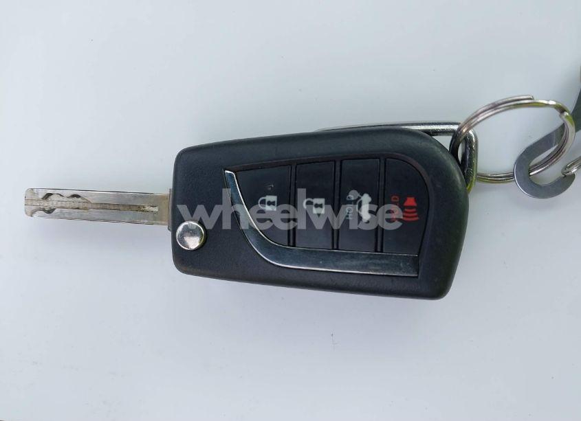 Photo 11 of 2021 Toyota Camry SE (VIN 4T1G11AK9MU438138)