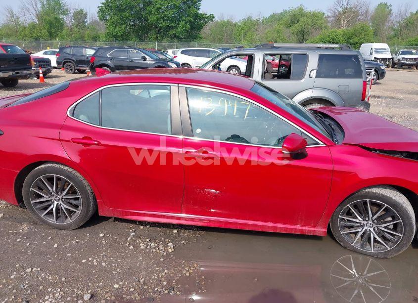 Photo 13 of 2021 Toyota Camry SE (VIN 4T1G11AK9MU438138)