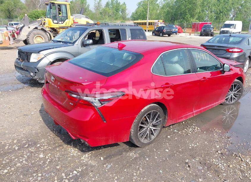 Photo 4 of 2021 Toyota Camry SE (VIN 4T1G11AK9MU438138)
