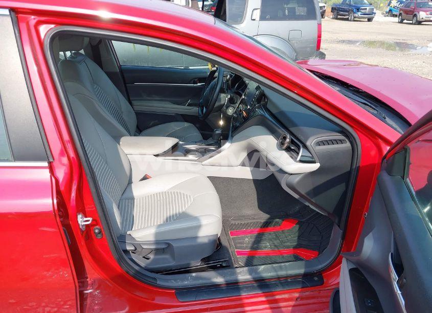 Photo 5 of 2021 Toyota Camry SE (VIN 4T1G11AK9MU438138)