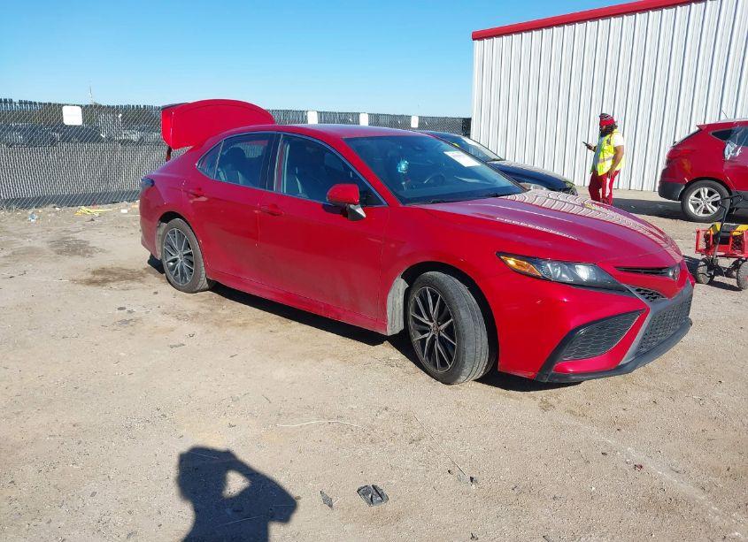 2021 Toyota Camry SE (VIN 4T1G11AK9MU454971) main photo