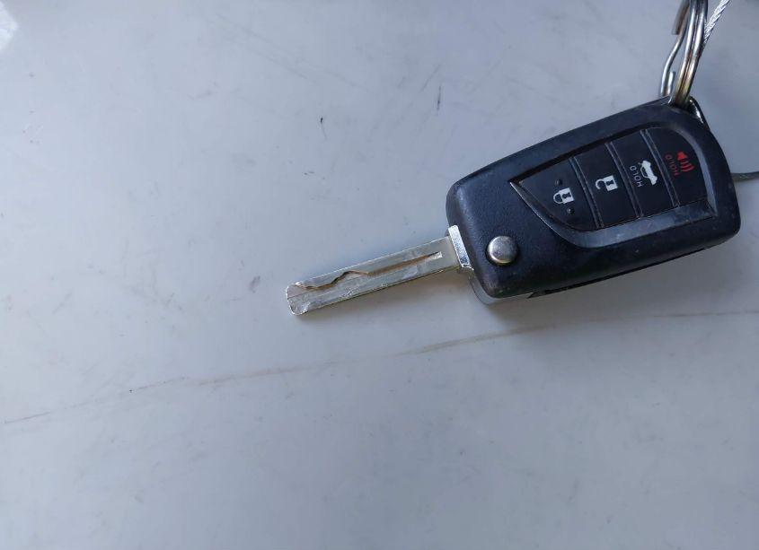 Photo 11 of 2021 Toyota Camry SE (VIN 4T1G11AK9MU469745)